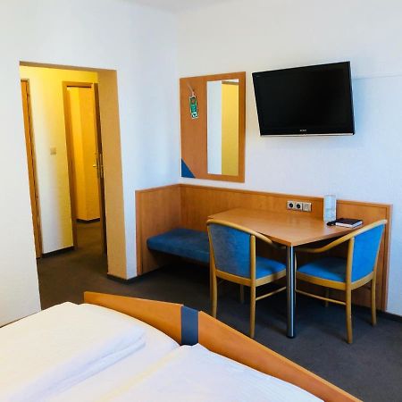 Pension Marktplatz Russelsheim Экстерьер фото